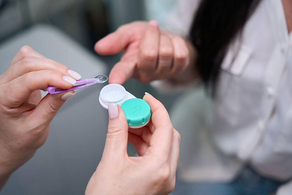 Toric contact lens fitting at Yorkville Eye Care